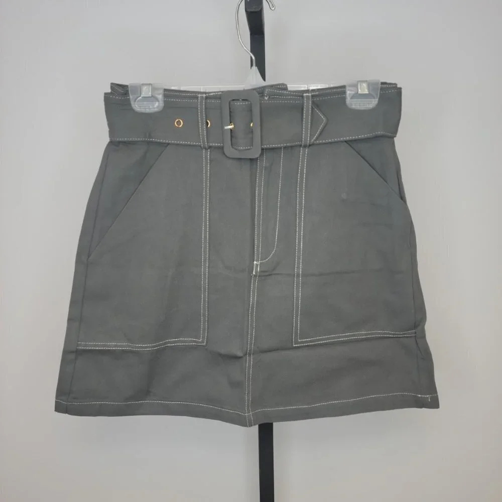 SHEIN Contrast  Trim Belted Skirt